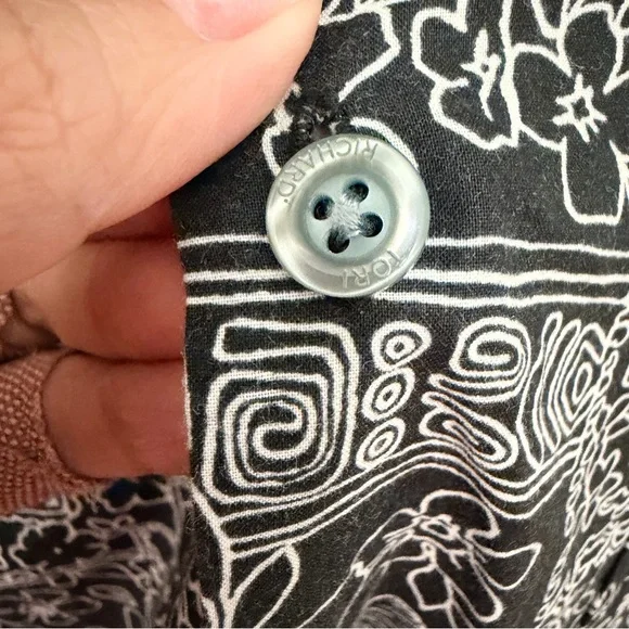 Tori Richard Made in Hawaii Black & White Aloha Shirt Cotton Tropical Button Up - Picture 2 of 7